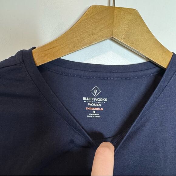 Bluffworks Threshold Navy Blue Crewneck T-shirt Standard Fit Size Small Women’s - Picture 3 of 5